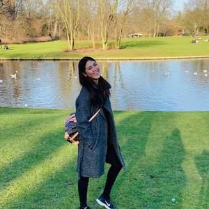 Meet your Posher, Debbie